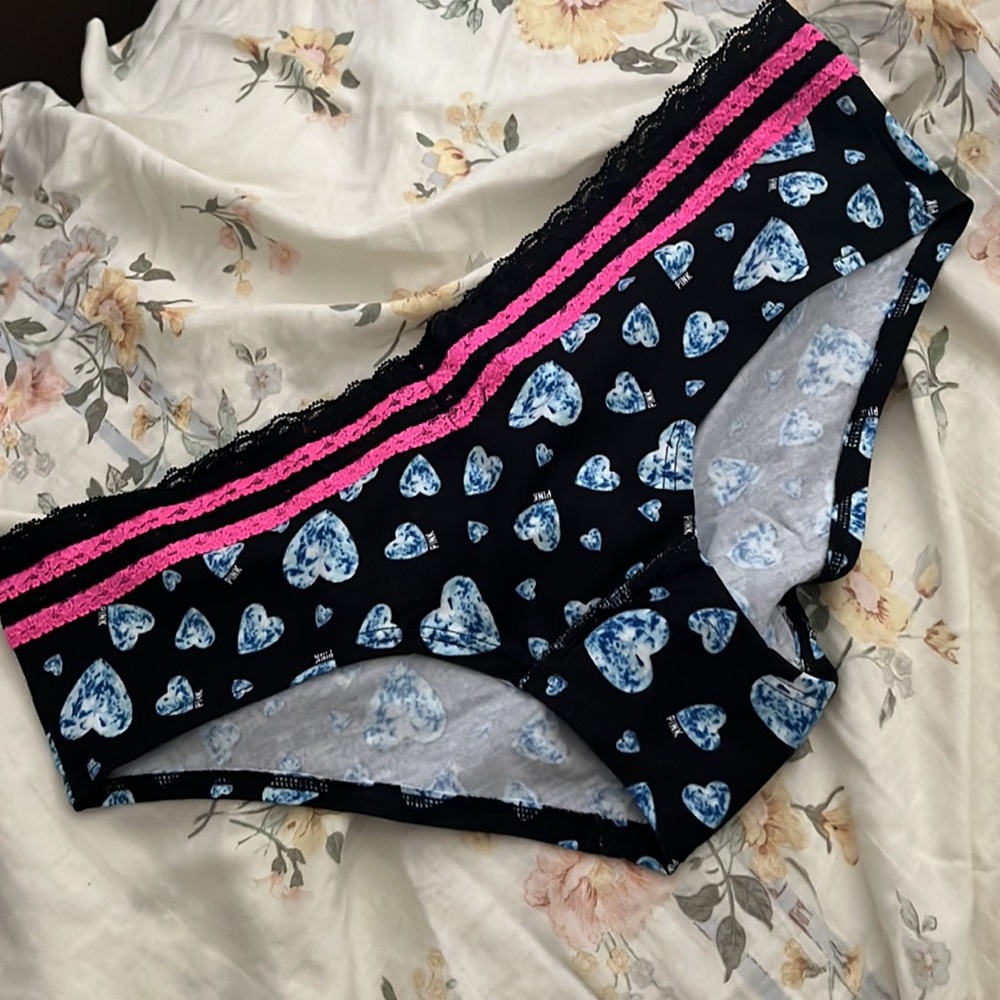 VS PINK Extra Low Rise Hipster Diamonds